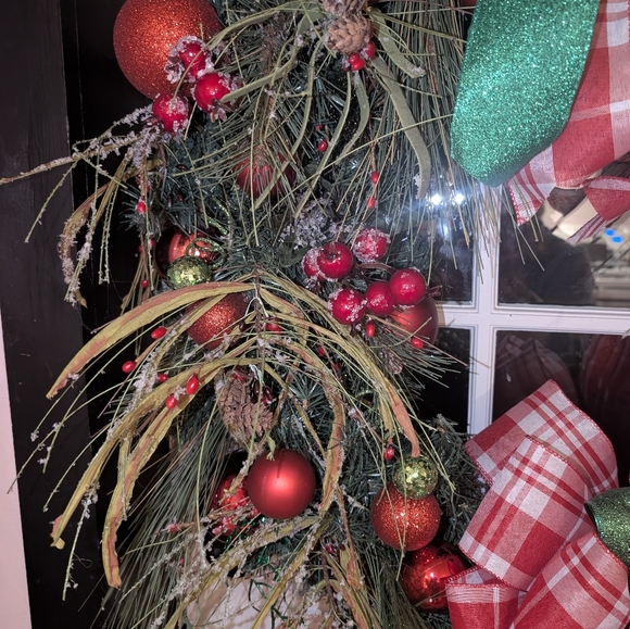 Chic, Country & Elegant Holiday Wreath - Picture 6 of 8